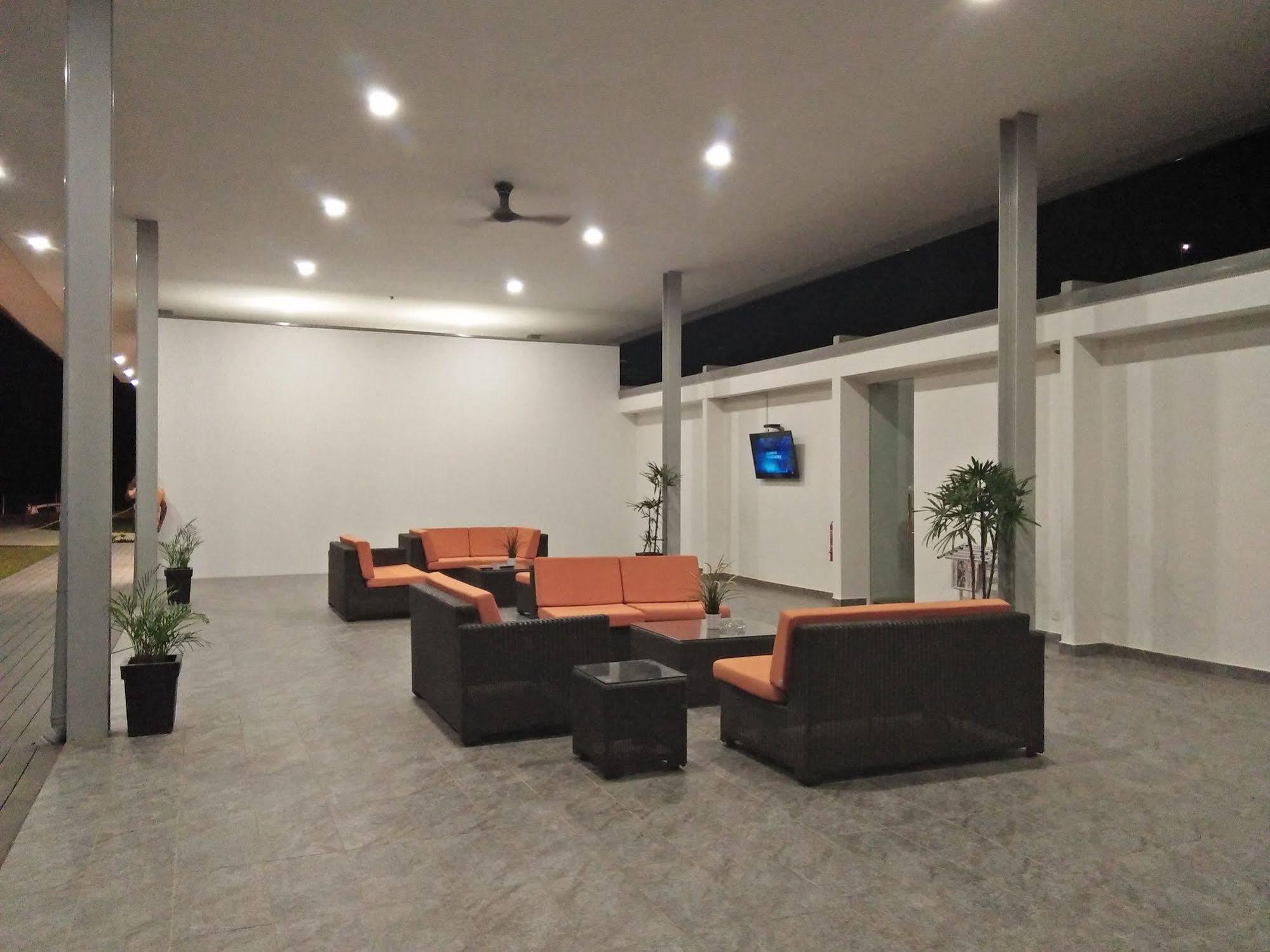 Lakeview Terrace Resort Pengerang Extérieur photo