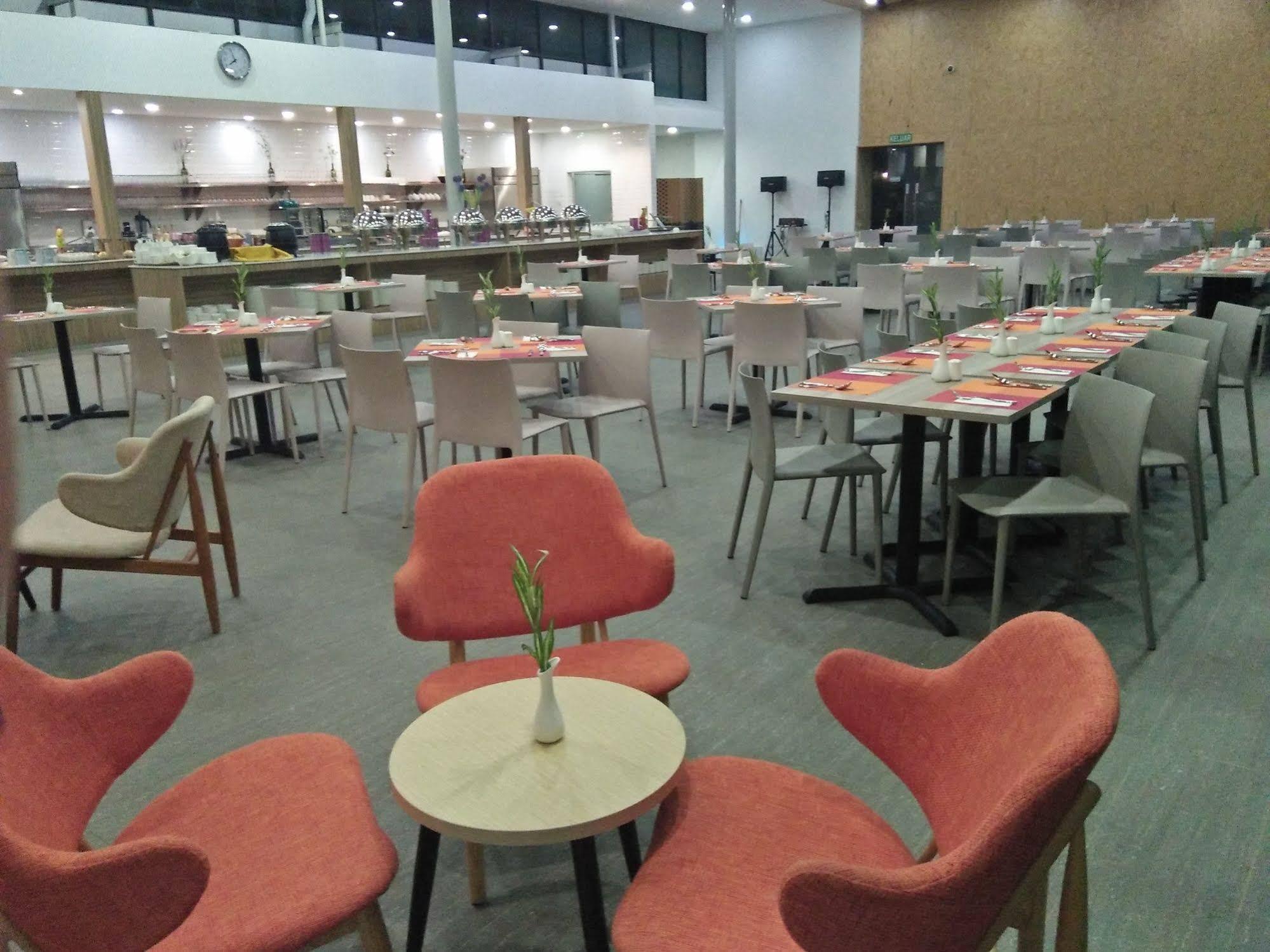 Lakeview Terrace Resort Pengerang Extérieur photo
