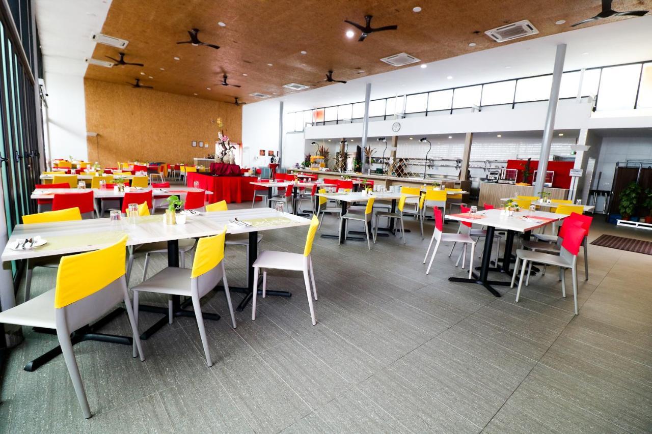 Lakeview Terrace Resort Pengerang Extérieur photo