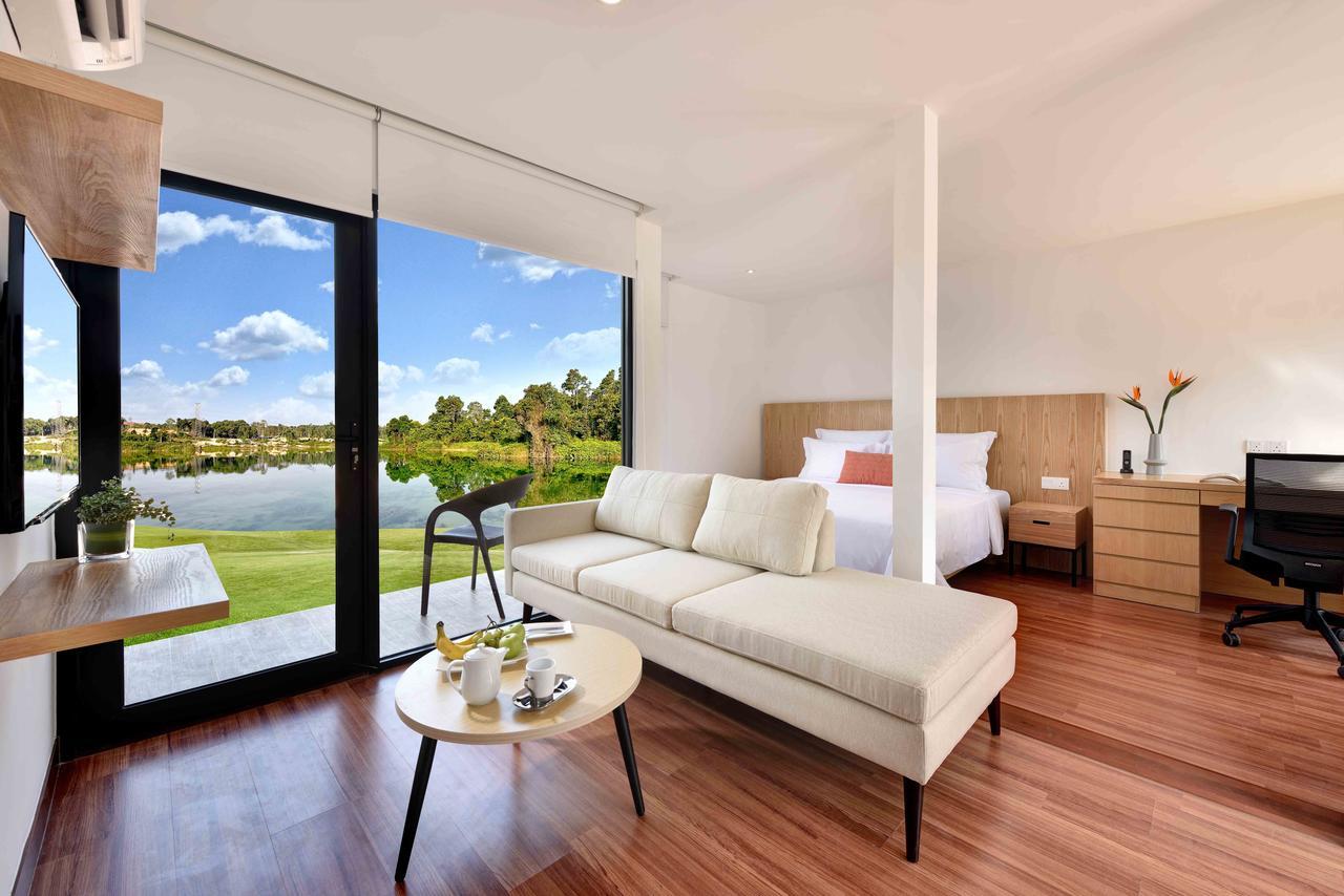 Lakeview Terrace Resort Pengerang Extérieur photo