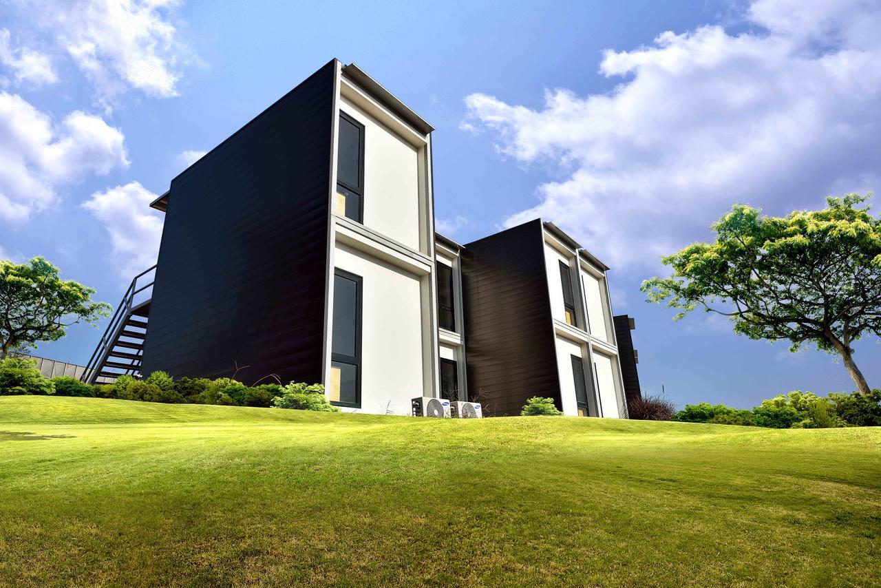 Lakeview Terrace Resort Pengerang Extérieur photo