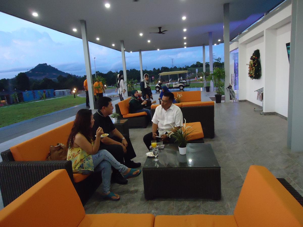 Lakeview Terrace Resort Pengerang Extérieur photo
