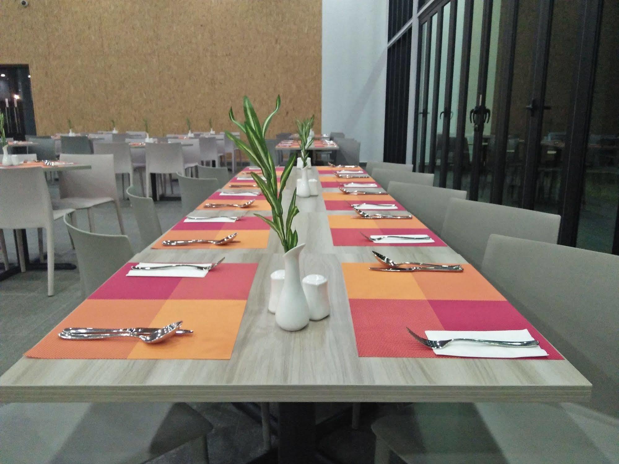 Lakeview Terrace Resort Pengerang Extérieur photo