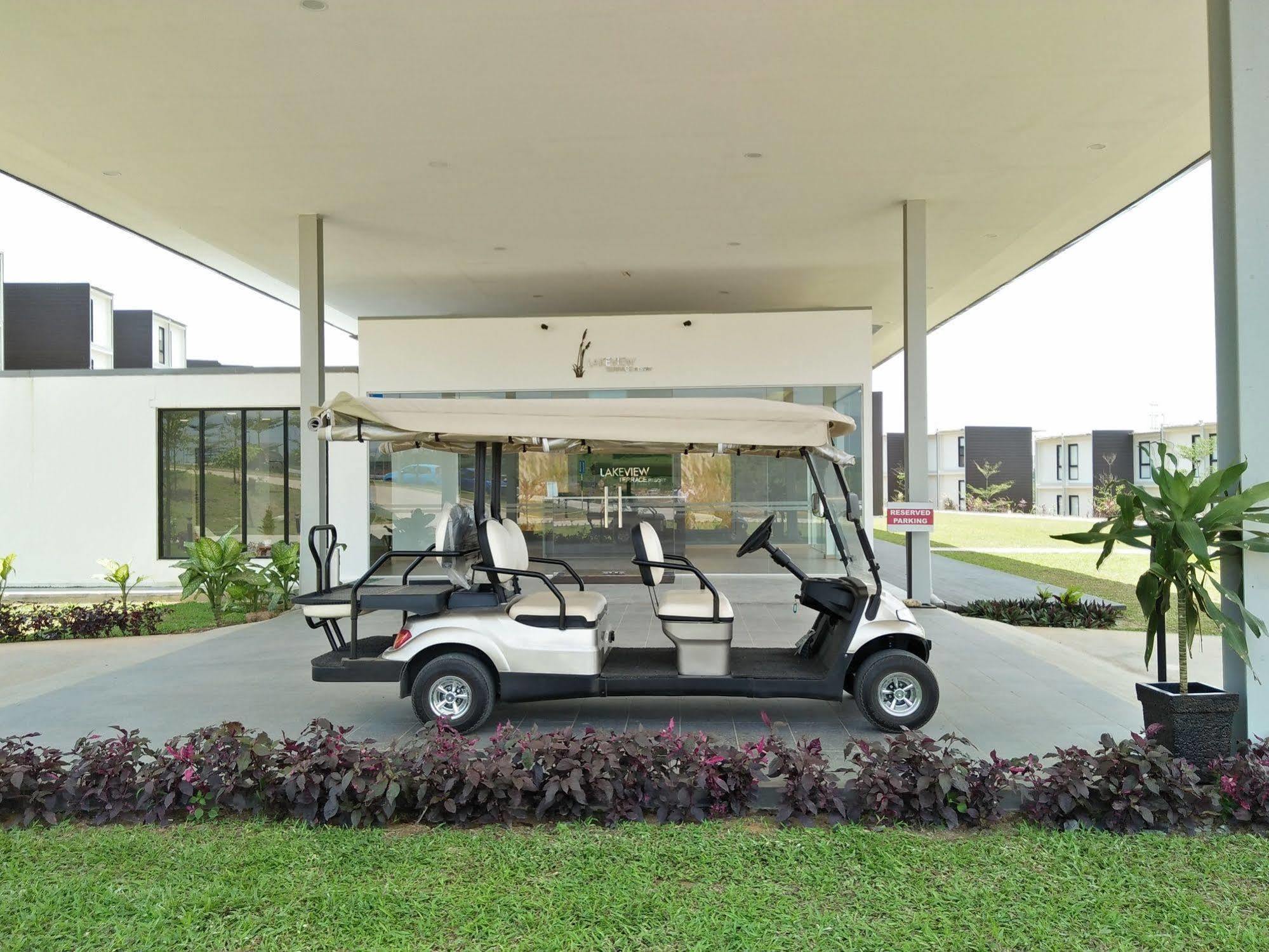Lakeview Terrace Resort Pengerang Extérieur photo