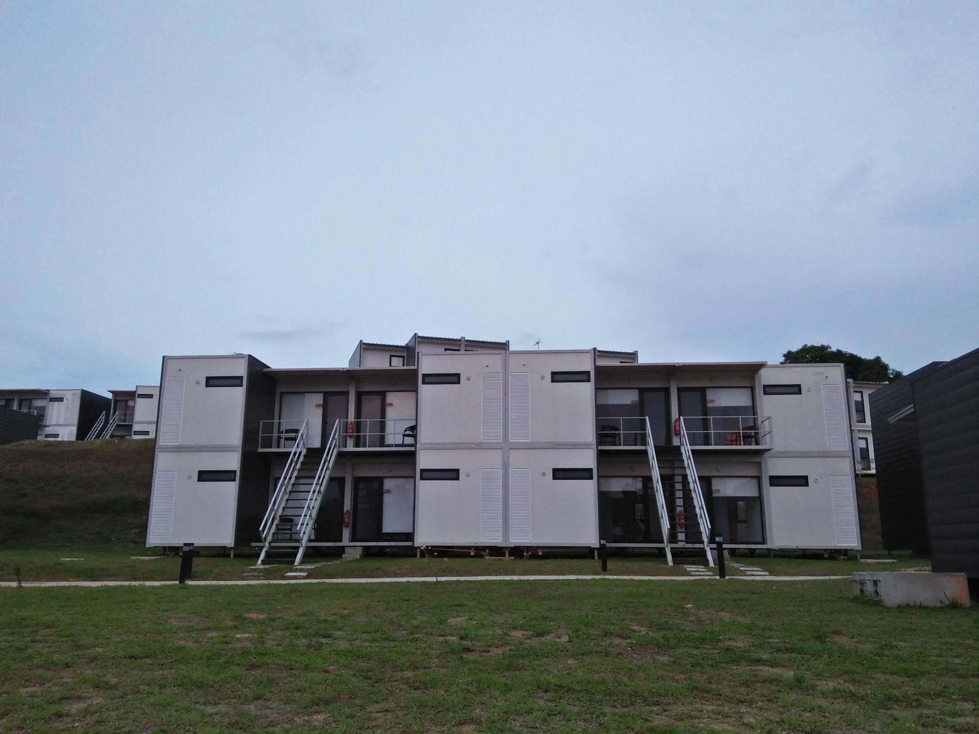Lakeview Terrace Resort Pengerang Extérieur photo