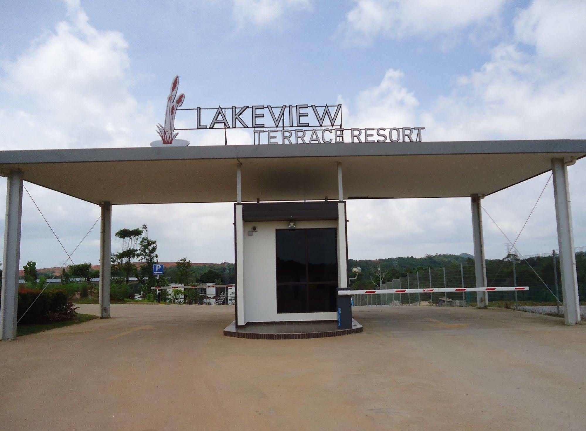 Lakeview Terrace Resort Pengerang Extérieur photo