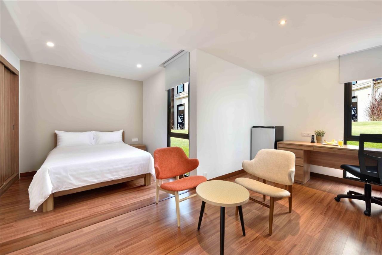 Lakeview Terrace Resort Pengerang Extérieur photo